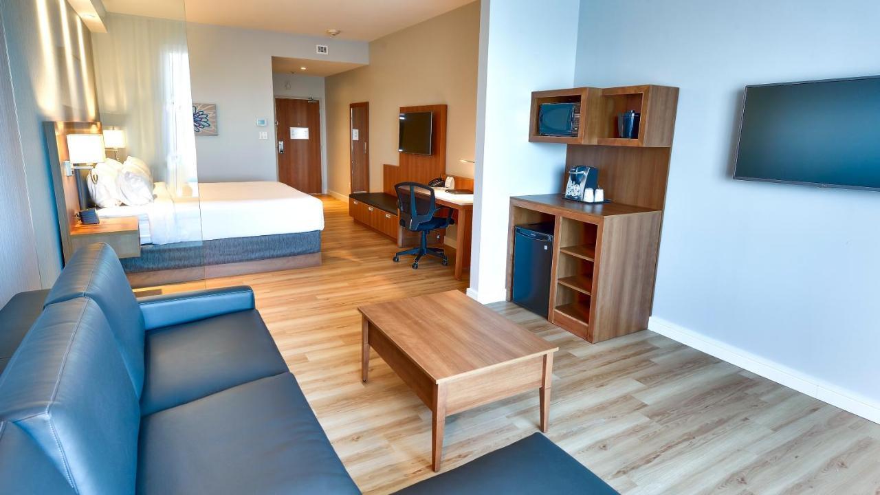 Holiday Inn Express & Suites Vaudreuil-Dorion By Ihg Екстериор снимка
