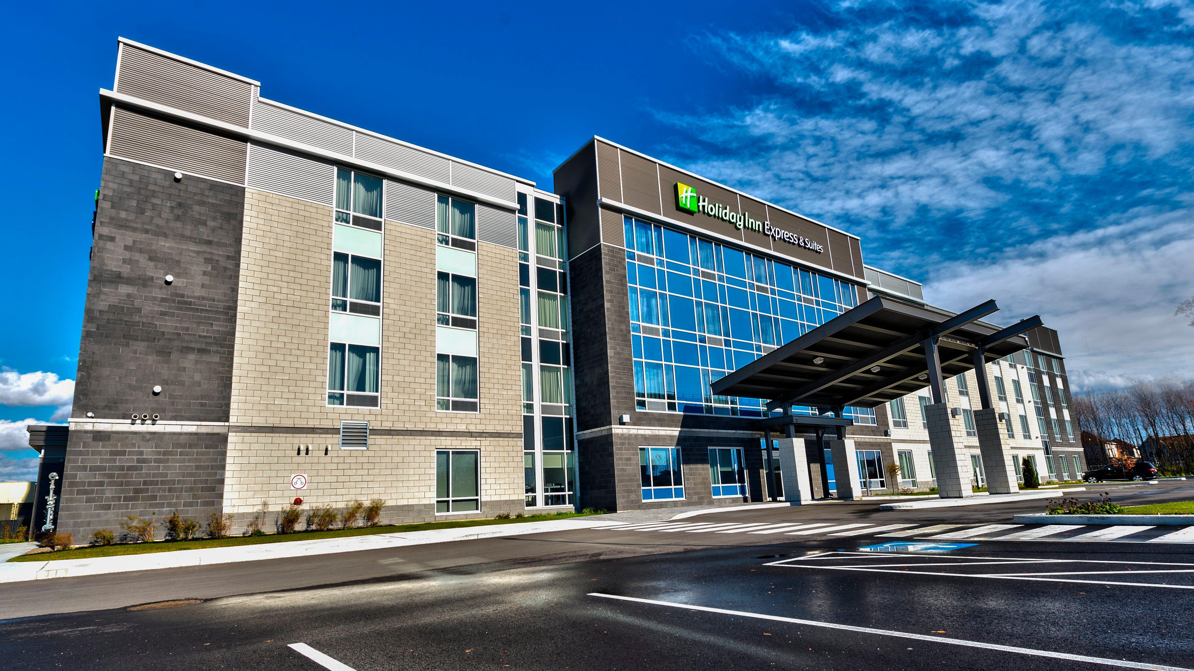 Holiday Inn Express & Suites Vaudreuil-Dorion By Ihg Екстериор снимка