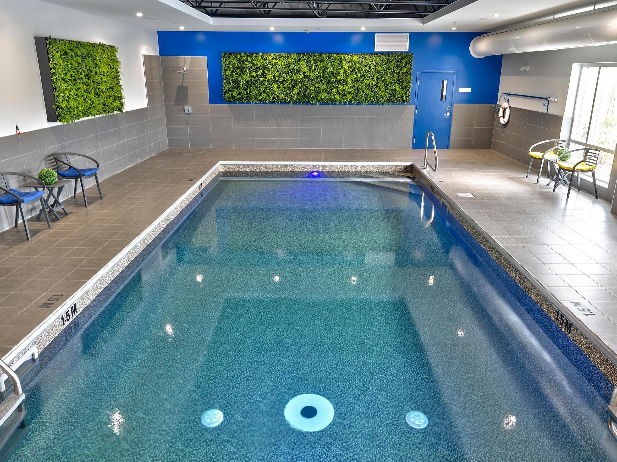 Holiday Inn Express & Suites Vaudreuil-Dorion By Ihg Екстериор снимка