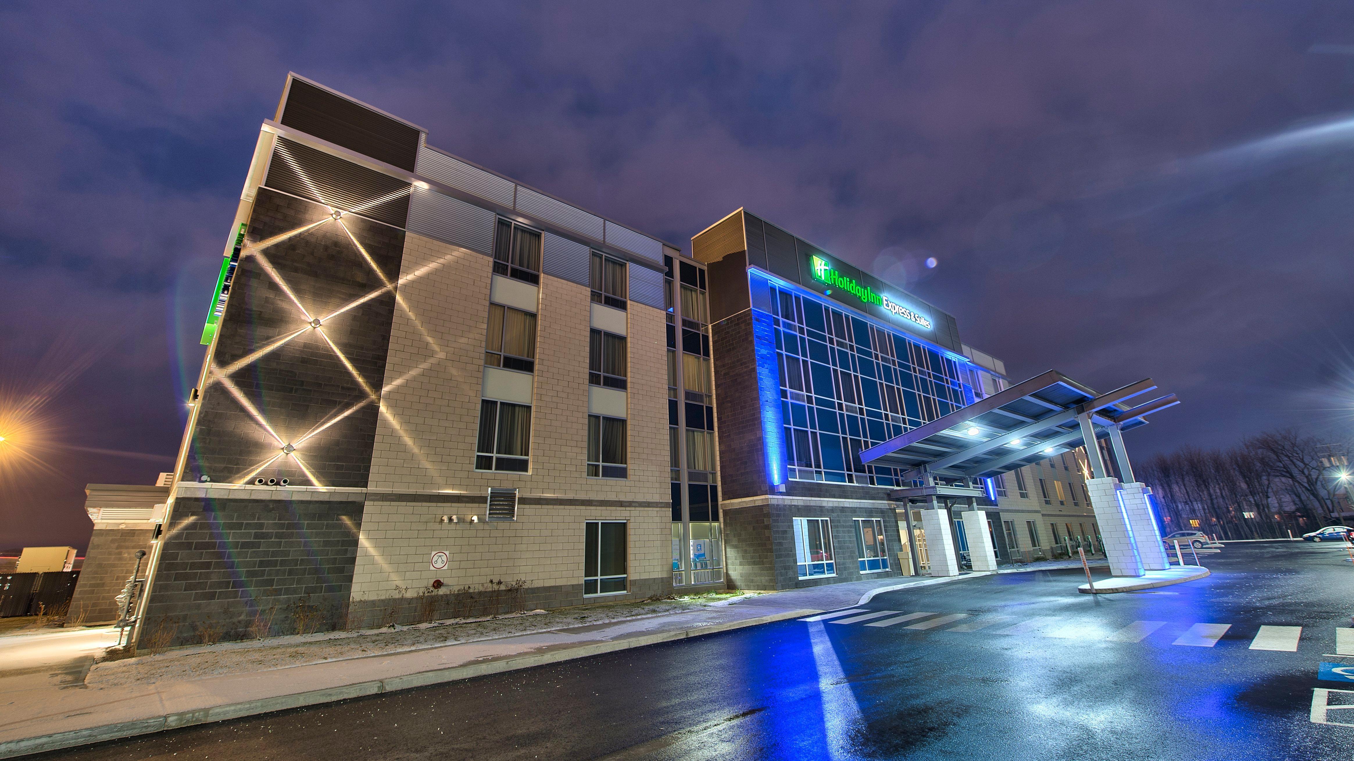 Holiday Inn Express & Suites Vaudreuil-Dorion By Ihg Екстериор снимка
